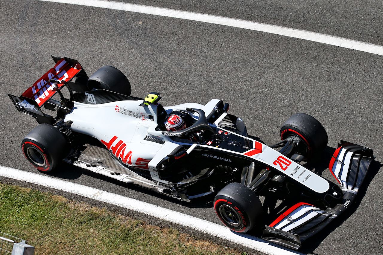 GP 70esimo ANNIVERSARIO, Kevin Magnussen (DEN) Haas VF-20.
07.08.2020. Formula 1 World Championship, Rd 5, 70th Anniversary Grand Prix, Silverstone, England, Practice Day.
- www.xpbimages.com, EMail: requests@xpbimages.com © Copyright: Batchelor / XPB Images
