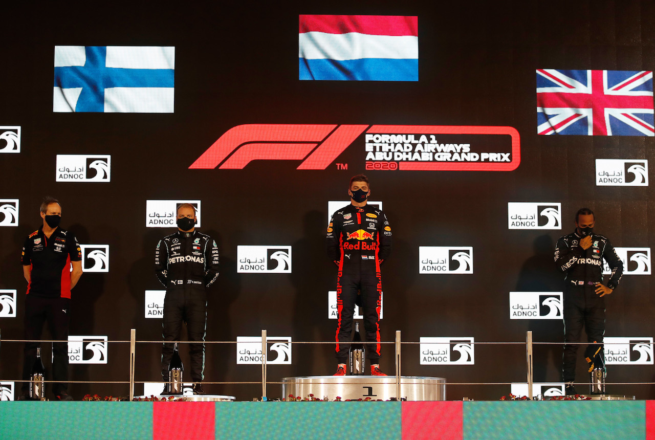 GP ABU DHABI, The podium (L to R): Paul Monaghan (GBR) Red Bull Racing Chief Engineer; Valtteri Bottas (FIN) Mercedes AMG F1, second; Max Verstappen (NLD) Red Bull Racing, vincitore; Lewis Hamilton (GBR) Mercedes AMG F1, third..
13.12.2020. Formula 1 World Championship, Rd 17, Abu Dhabi Grand Prix, Yas Marina Circuit, Abu Dhabi, Gara Day.
- www.xpbimages.com, EMail: requests@xpbimages.com © Copyright: FIA Pool Image for Editorial Use Only