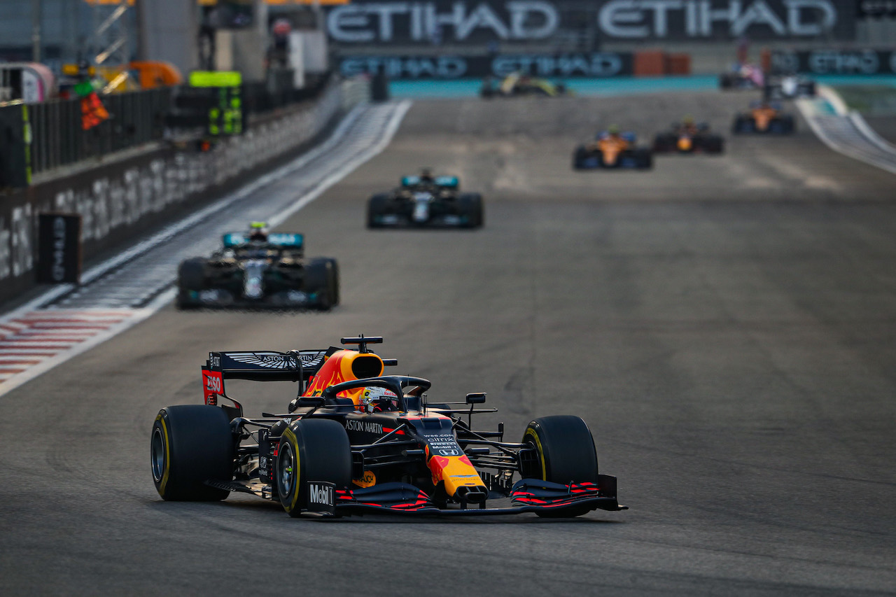 GP ABU DHABI, Max Verstappen (NLD) Red Bull Racing RB16.
13.12.2020. Formula 1 World Championship, Rd 17, Abu Dhabi Grand Prix, Yas Marina Circuit, Abu Dhabi, Gara Day.
- www.xpbimages.com, EMail: requests@xpbimages.com © Copyright: FIA Pool Image for Editorial Use Only