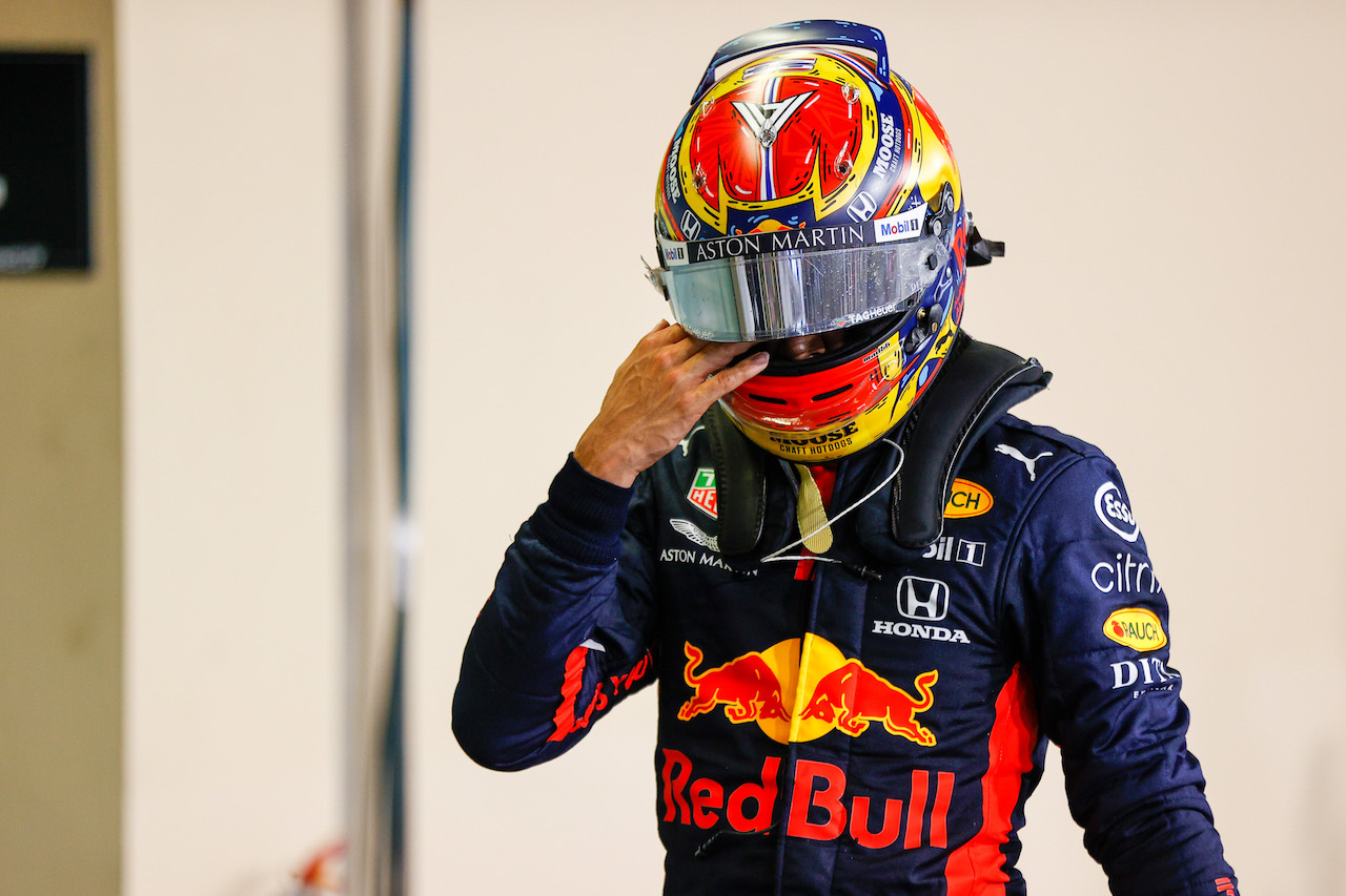 GP ABU DHABI, Alexander Albon (THA) Red Bull Racing in parc ferme.
13.12.2020. Formula 1 World Championship, Rd 17, Abu Dhabi Grand Prix, Yas Marina Circuit, Abu Dhabi, Gara Day.
- www.xpbimages.com, EMail: requests@xpbimages.com © Copyright: FIA Pool Image for Editorial Use Only