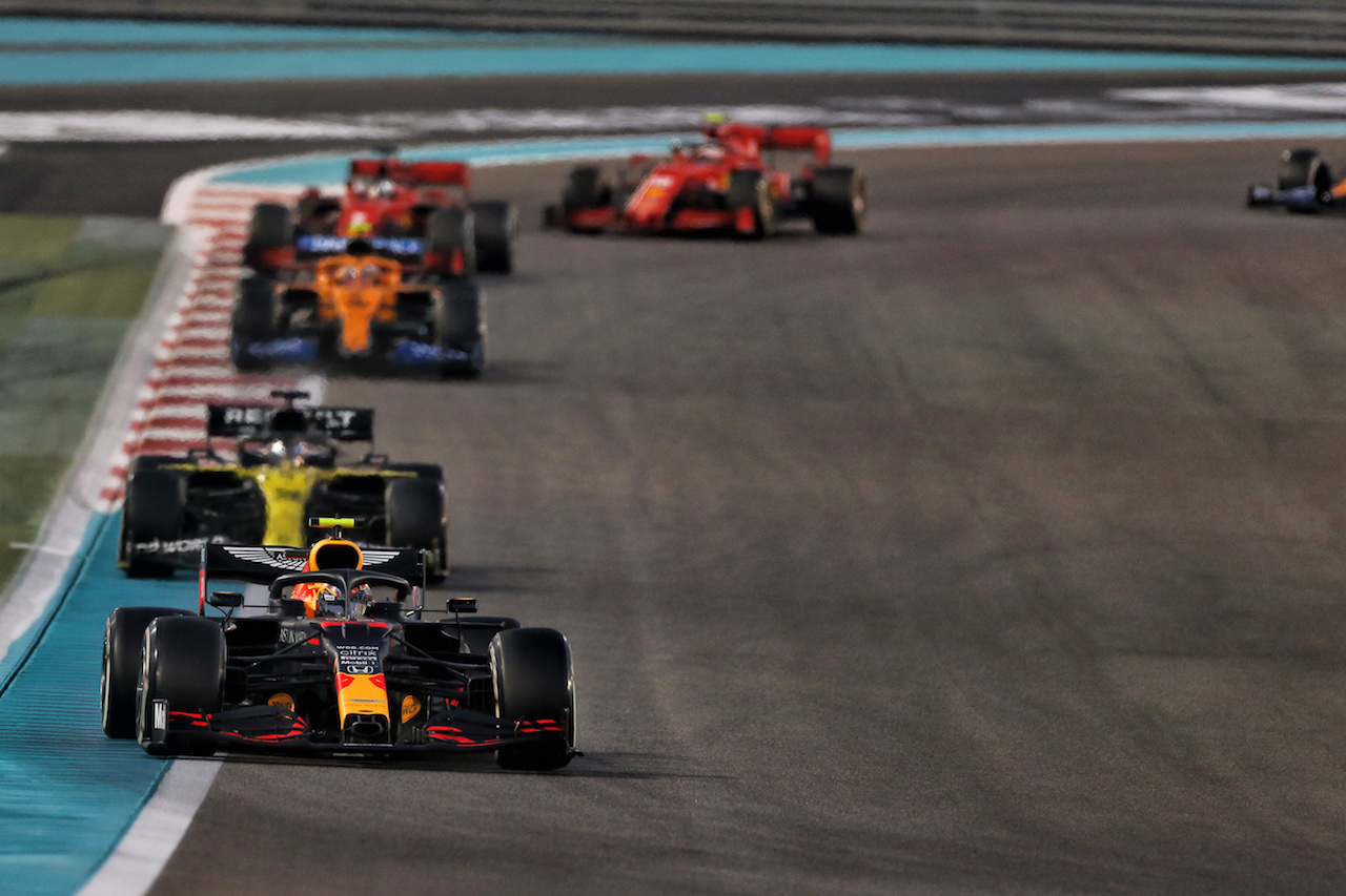 GP ABU DHABI, Alexander Albon (THA) Red Bull Racing RB16.
13.12.2020. Formula 1 World Championship, Rd 17, Abu Dhabi Grand Prix, Yas Marina Circuit, Abu Dhabi, Gara Day.
- www.xpbimages.com, EMail: requests@xpbimages.com © Copyright: Moy / XPB Images
