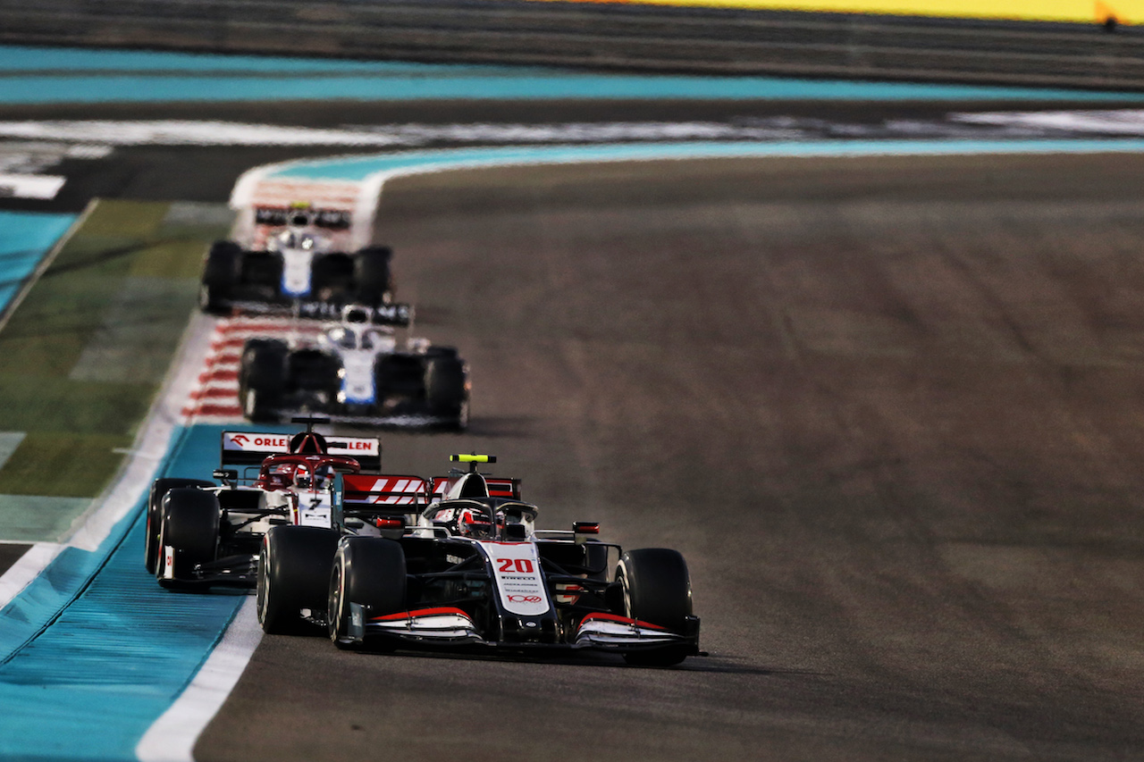 GP ABU DHABI, Kevin Magnussen (DEN) Haas VF-20.
13.12.2020. Formula 1 World Championship, Rd 17, Abu Dhabi Grand Prix, Yas Marina Circuit, Abu Dhabi, Gara Day.
- www.xpbimages.com, EMail: requests@xpbimages.com © Copyright: Moy / XPB Images