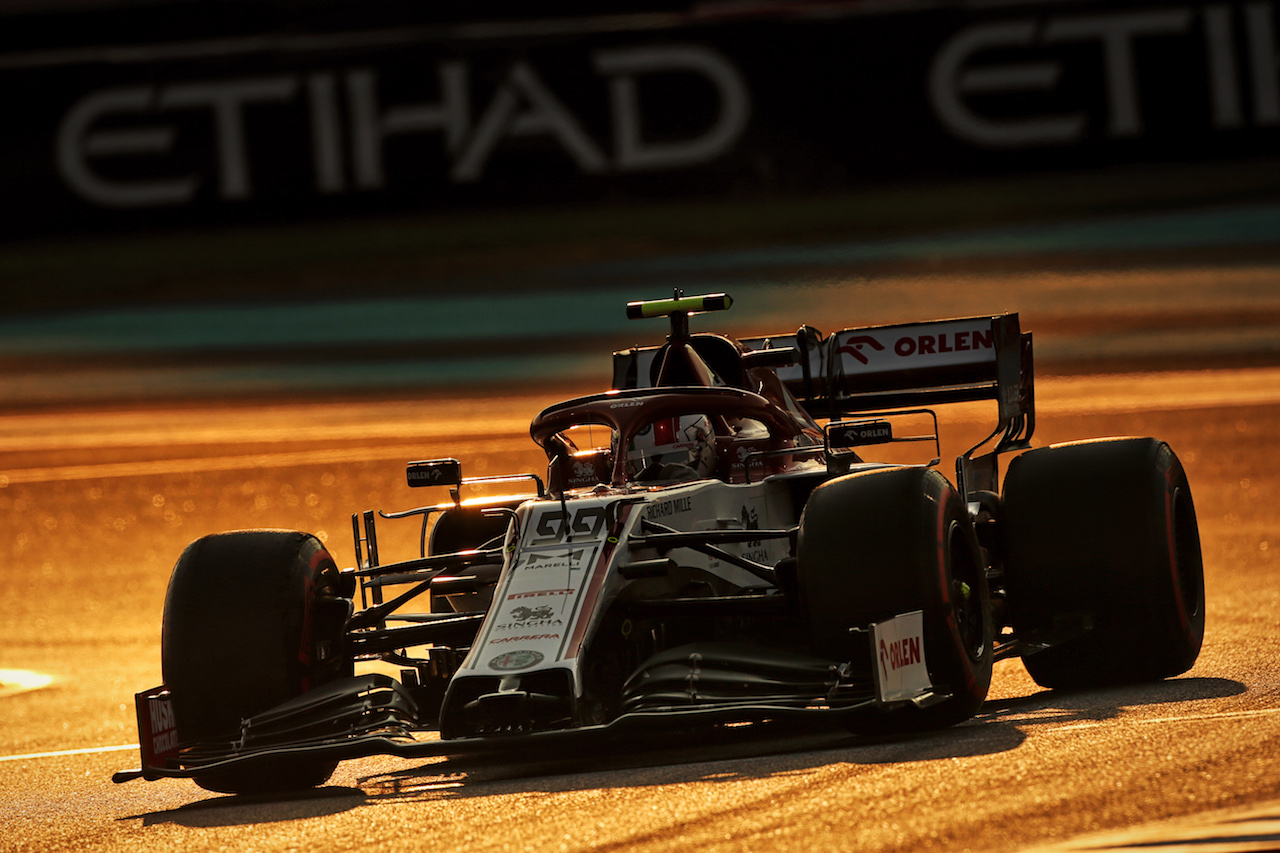 GP ABU DHABI, Antonio Giovinazzi (ITA) Alfa Romeo Racing C39.
13.12.2020. Formula 1 World Championship, Rd 17, Abu Dhabi Grand Prix, Yas Marina Circuit, Abu Dhabi, Gara Day.
- www.xpbimages.com, EMail: requests@xpbimages.com © Copyright: Moy / XPB Images