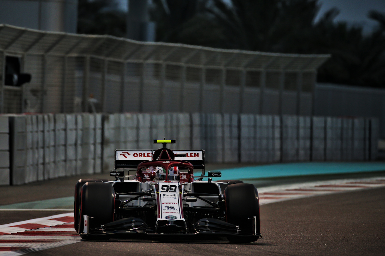 GP ABU DHABI, Antonio Giovinazzi (ITA) Alfa Romeo Racing C39.
12.12.2020. Formula 1 World Championship, Rd 17, Abu Dhabi Grand Prix, Yas Marina Circuit, Abu Dhabi, Qualifiche Day.
- www.xpbimages.com, EMail: requests@xpbimages.com © Copyright: Batchelor / XPB Images
