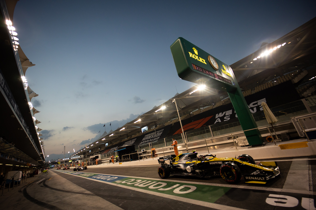 GP ABU DHABI, Esteban Ocon (FRA) Renault F1 Team RS20.
12.12.2020. Formula 1 World Championship, Rd 17, Abu Dhabi Grand Prix, Yas Marina Circuit, Abu Dhabi, Qualifiche Day.
- www.xpbimages.com, EMail: requests@xpbimages.com © Copyright: Bearne / XPB Images