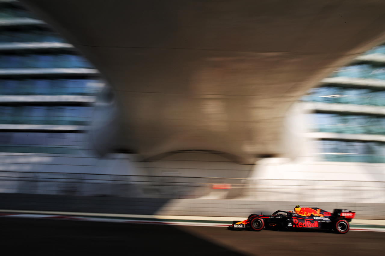 GP ABU DHABI, Alexander Albon (THA) Red Bull Racing RB16.
12.12.2020. Formula 1 World Championship, Rd 17, Abu Dhabi Grand Prix, Yas Marina Circuit, Abu Dhabi, Qualifiche Day.
- www.xpbimages.com, EMail: requests@xpbimages.com © Copyright: Batchelor / XPB Images