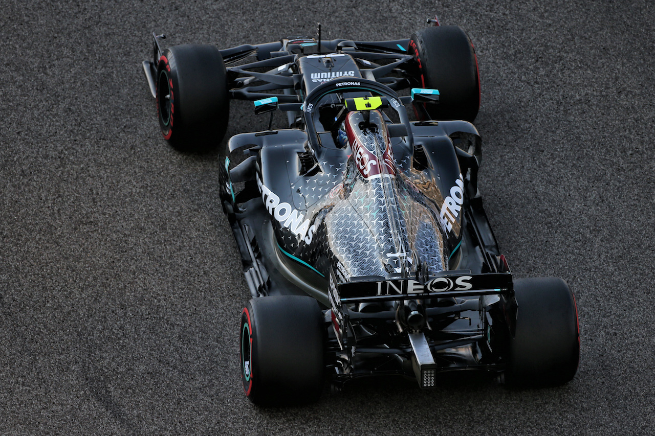 GP ABU DHABI, Valtteri Bottas (FIN) Mercedes AMG F1 W11.
12.12.2020. Formula 1 World Championship, Rd 17, Abu Dhabi Grand Prix, Yas Marina Circuit, Abu Dhabi, Qualifiche Day.
- www.xpbimages.com, EMail: requests@xpbimages.com © Copyright: Moy / XPB Images