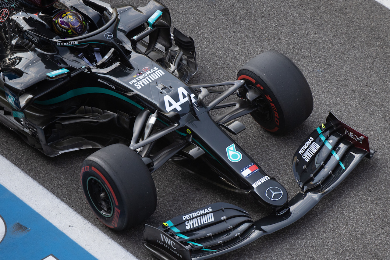 GP ABU DHABI, Lewis Hamilton (GBR) Mercedes AMG F1 W11.
12.12.2020. Formula 1 World Championship, Rd 17, Abu Dhabi Grand Prix, Yas Marina Circuit, Abu Dhabi, Qualifiche Day.
- www.xpbimages.com, EMail: requests@xpbimages.com © Copyright: Bearne / XPB Images