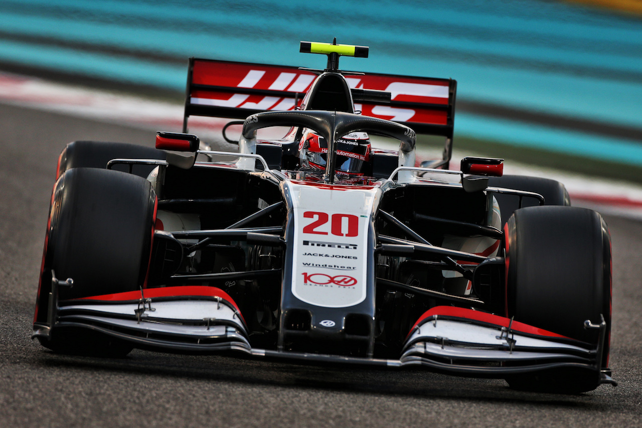 GP ABU DHABI, Kevin Magnussen (DEN) Haas VF-20.
12.12.2020. Formula 1 World Championship, Rd 17, Abu Dhabi Grand Prix, Yas Marina Circuit, Abu Dhabi, Qualifiche Day.
- www.xpbimages.com, EMail: requests@xpbimages.com © Copyright: Moy / XPB Images