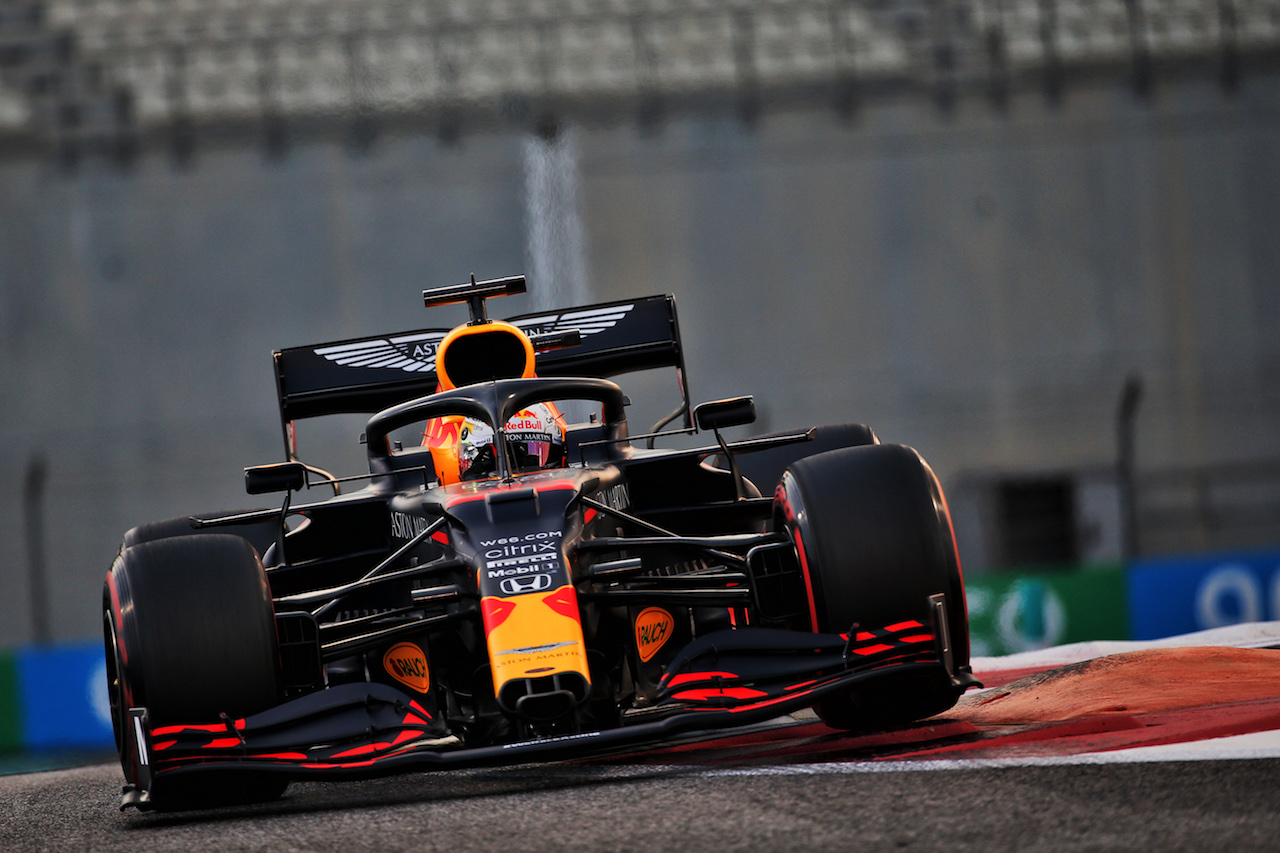 GP ABU DHABI, Max Verstappen (NLD) Red Bull Racing RB16.
12.12.2020. Formula 1 World Championship, Rd 17, Abu Dhabi Grand Prix, Yas Marina Circuit, Abu Dhabi, Qualifiche Day.
- www.xpbimages.com, EMail: requests@xpbimages.com © Copyright: Batchelor / XPB Images