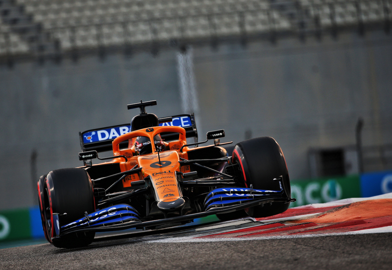 GP ABU DHABI, Carlos Sainz Jr (ESP) McLaren MCL35.
12.12.2020. Formula 1 World Championship, Rd 17, Abu Dhabi Grand Prix, Yas Marina Circuit, Abu Dhabi, Qualifiche Day.
- www.xpbimages.com, EMail: requests@xpbimages.com © Copyright: Batchelor / XPB Images
