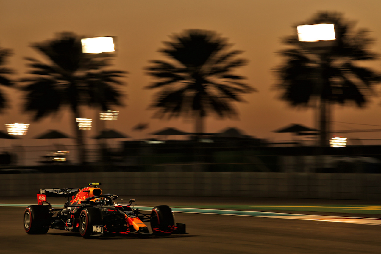 GP ABU DHABI, Alexander Albon (THA) Red Bull Racing RB16.
11.12.2020. Formula 1 World Championship, Rd 17, Abu Dhabi Grand Prix, Yas Marina Circuit, Abu Dhabi, Practice Day.
- www.xpbimages.com, EMail: requests@xpbimages.com © Copyright: Batchelor / XPB Images