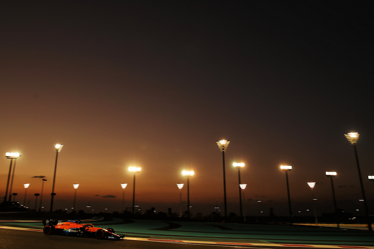 GP ABU DHABI, Carlos Sainz Jr (ESP) McLaren MCL35.
11.12.2020. Formula 1 World Championship, Rd 17, Abu Dhabi Grand Prix, Yas Marina Circuit, Abu Dhabi, Practice Day.
- www.xpbimages.com, EMail: requests@xpbimages.com © Copyright: Batchelor / XPB Images