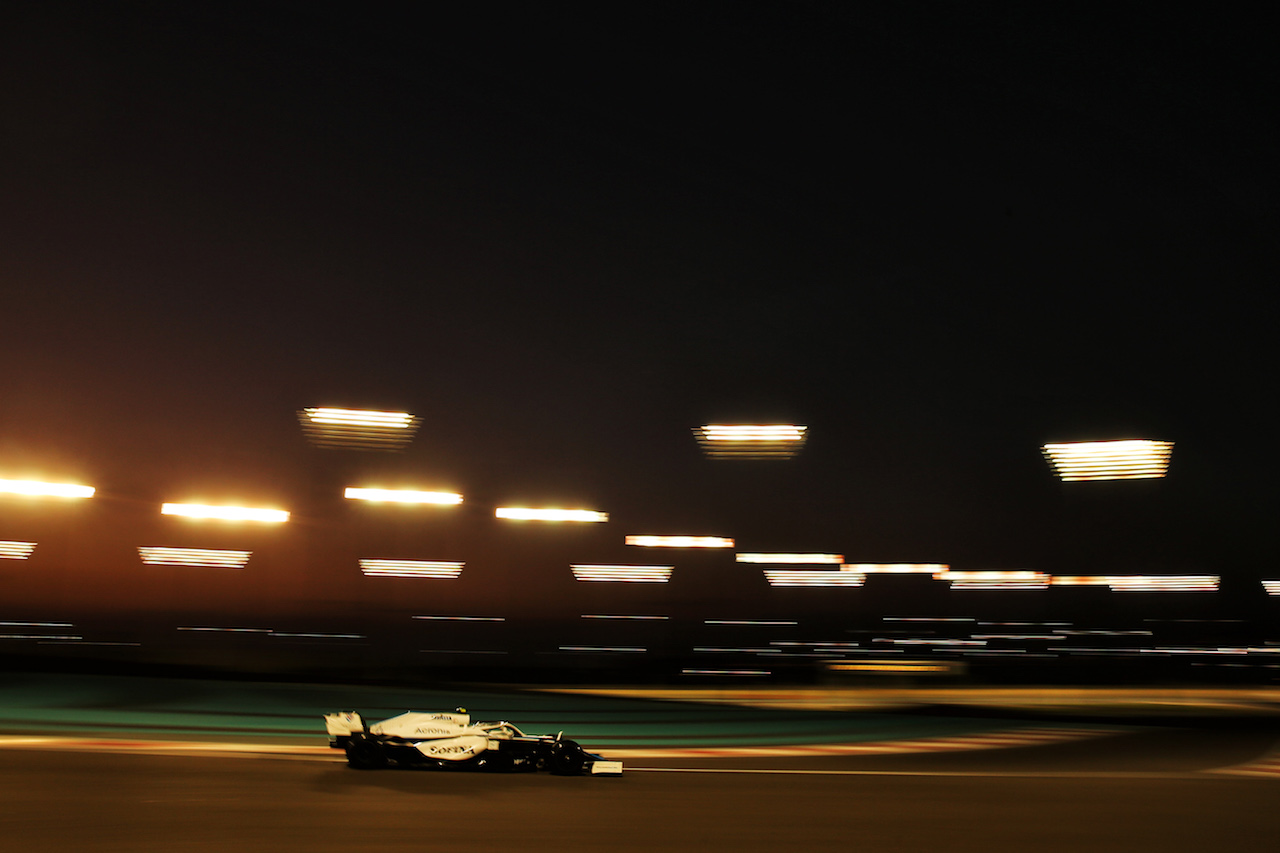 GP ABU DHABI, Nicholas Latifi (CDN) Williams Racing FW43.
11.12.2020. Formula 1 World Championship, Rd 17, Abu Dhabi Grand Prix, Yas Marina Circuit, Abu Dhabi, Practice Day.
- www.xpbimages.com, EMail: requests@xpbimages.com © Copyright: Batchelor / XPB Images