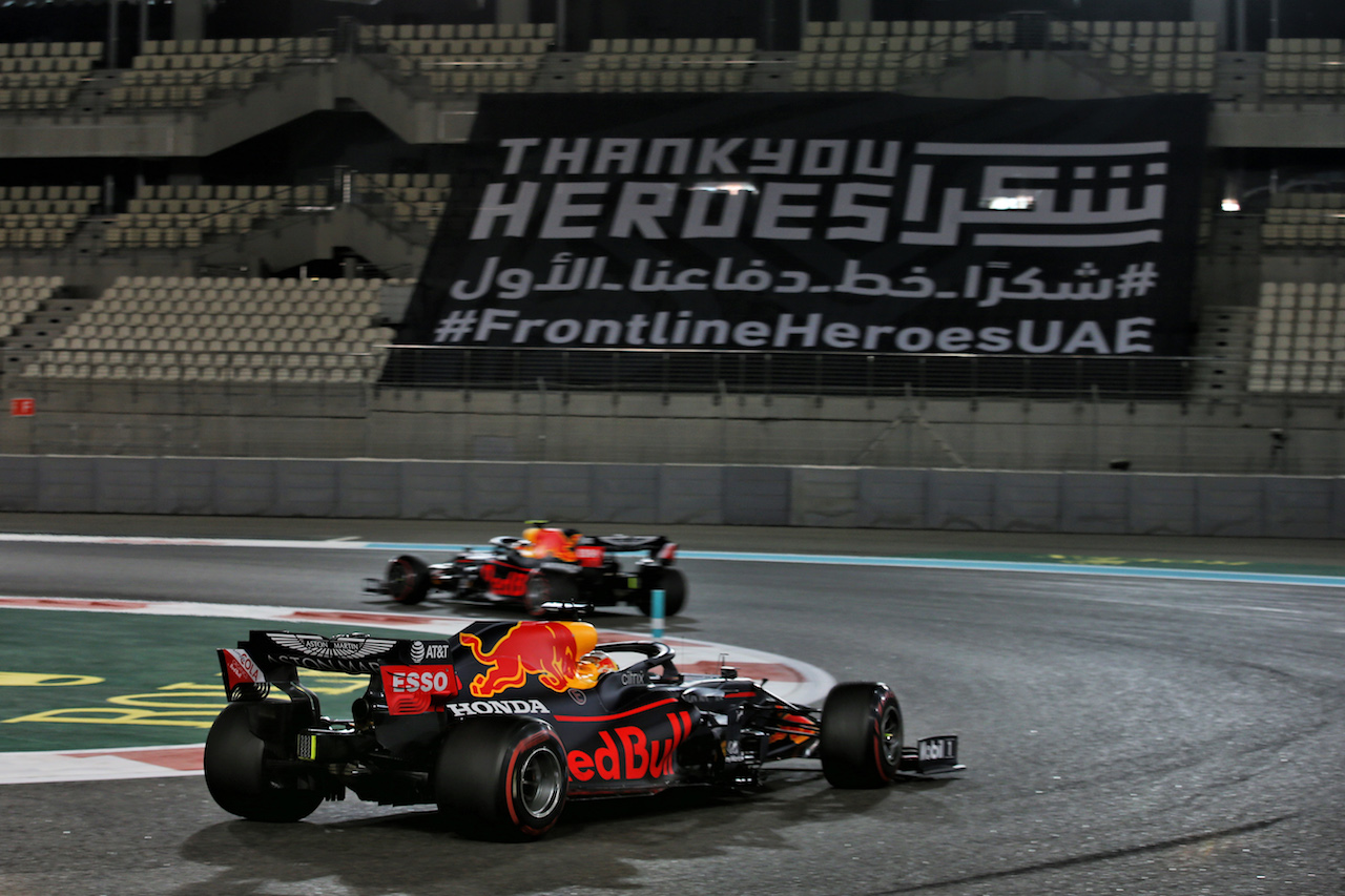 GP ABU DHABI, Max Verstappen (NLD) Red Bull Racing RB16.
11.12.2020. Formula 1 World Championship, Rd 17, Abu Dhabi Grand Prix, Yas Marina Circuit, Abu Dhabi, Practice Day.
- www.xpbimages.com, EMail: requests@xpbimages.com © Copyright: Batchelor / XPB Images