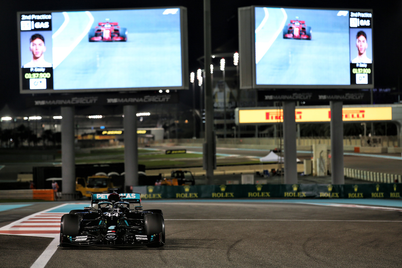GP ABU DHABI, Lewis Hamilton (GBR) Mercedes AMG F1 W11.
11.12.2020. Formula 1 World Championship, Rd 17, Abu Dhabi Grand Prix, Yas Marina Circuit, Abu Dhabi, Practice Day.
- www.xpbimages.com, EMail: requests@xpbimages.com © Copyright: Batchelor / XPB Images