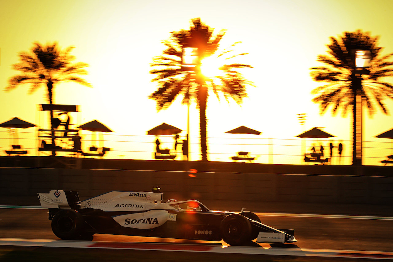 GP ABU DHABI, Nicholas Latifi (CDN) Williams Racing FW43.
11.12.2020. Formula 1 World Championship, Rd 17, Abu Dhabi Grand Prix, Yas Marina Circuit, Abu Dhabi, Practice Day.
- www.xpbimages.com, EMail: requests@xpbimages.com © Copyright: Batchelor / XPB Images