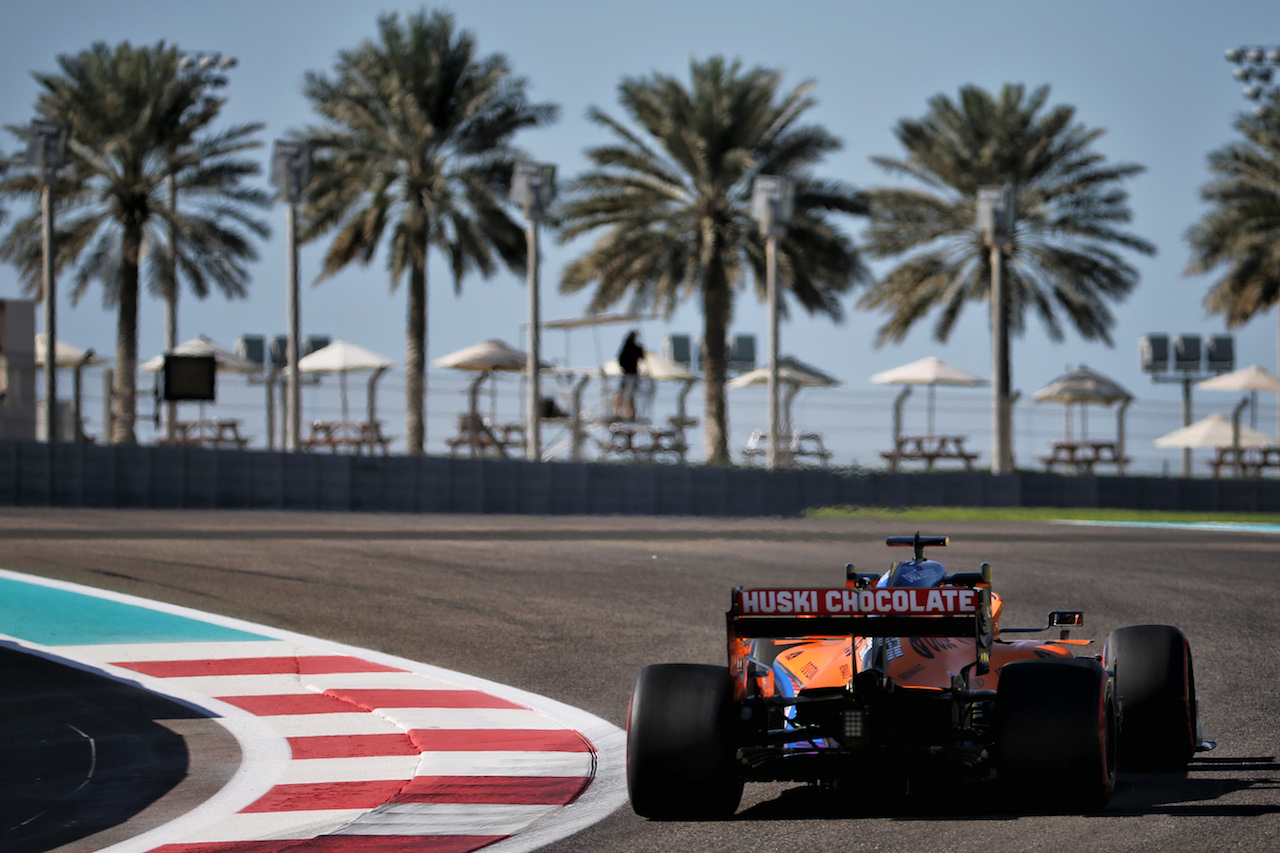 GP ABU DHABI, Carlos Sainz Jr (ESP) McLaren MCL35.
11.12.2020. Formula 1 World Championship, Rd 17, Abu Dhabi Grand Prix, Yas Marina Circuit, Abu Dhabi, Practice Day.
- www.xpbimages.com, EMail: requests@xpbimages.com © Copyright: Batchelor / XPB Images