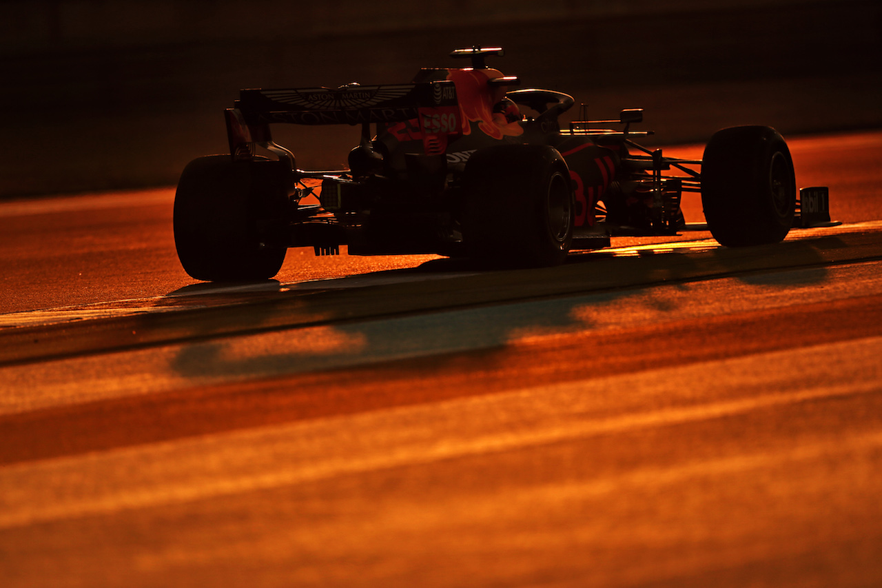 GP ABU DHABI, Alexander Albon (THA) Red Bull Racing RB16.
11.12.2020. Formula 1 World Championship, Rd 17, Abu Dhabi Grand Prix, Yas Marina Circuit, Abu Dhabi, Practice Day.
- www.xpbimages.com, EMail: requests@xpbimages.com © Copyright: Moy / XPB Images