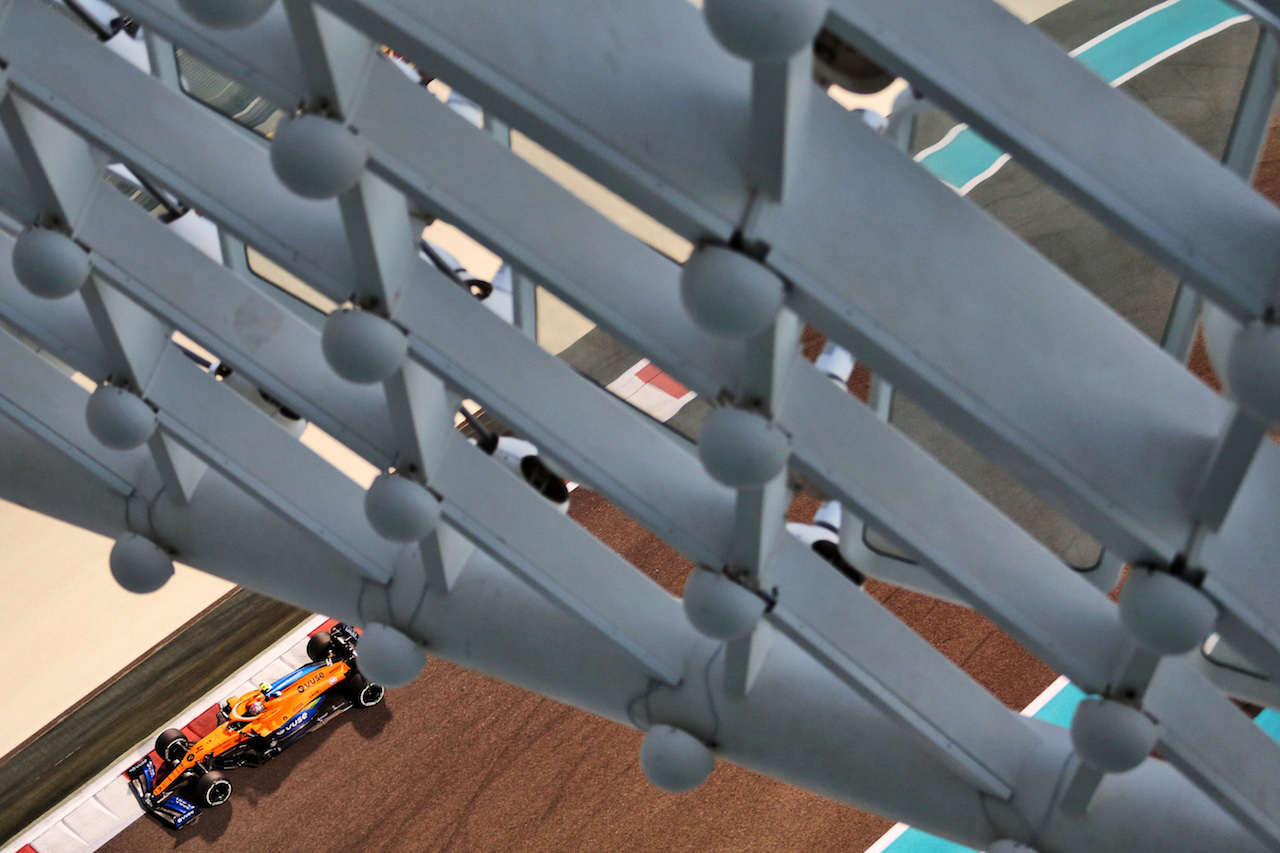 GP ABU DHABI, Lando Norris (GBR) McLaren MCL35.
11.12.2020. Formula 1 World Championship, Rd 17, Abu Dhabi Grand Prix, Yas Marina Circuit, Abu Dhabi, Practice Day.
- www.xpbimages.com, EMail: requests@xpbimages.com © Copyright: Charniaux / XPB Images