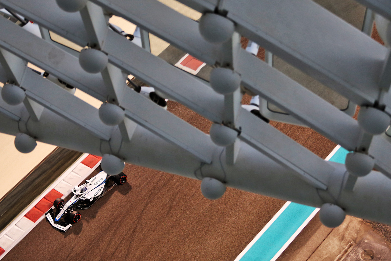 GP ABU DHABI, George Russell (GBR) Williams Racing FW43.
11.12.2020. Formula 1 World Championship, Rd 17, Abu Dhabi Grand Prix, Yas Marina Circuit, Abu Dhabi, Practice Day.
- www.xpbimages.com, EMail: requests@xpbimages.com © Copyright: Charniaux / XPB Images