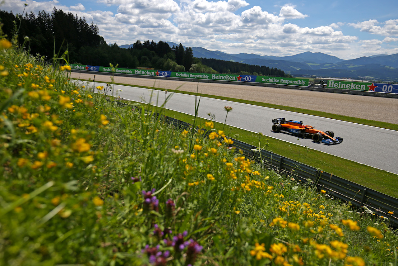 GP AUSTRIA, Carlos Sainz Jr (ESP), McLaren F1 Team 
05.07.2020. Formula 1 World Championship, Rd 1, Austrian Grand Prix, Spielberg, Austria, Gara Day.
- www.xpbimages.com, EMail: requests@xpbimages.com © Copyright: Charniaux / XPB Images