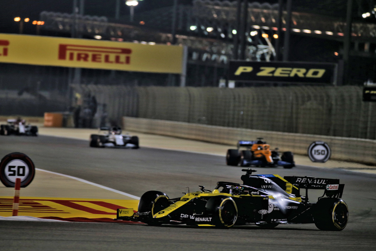 GP BAHRAIN, Daniel Ricciardo (AUS) Renault F1 Team RS20.
29.11.2020. Formula 1 World Championship, Rd 15, Bahrain Grand Prix, Sakhir, Bahrain, Gara Day.
- www.xpbimages.com, EMail: requests@xpbimages.com © Copyright: Batchelor / XPB Images