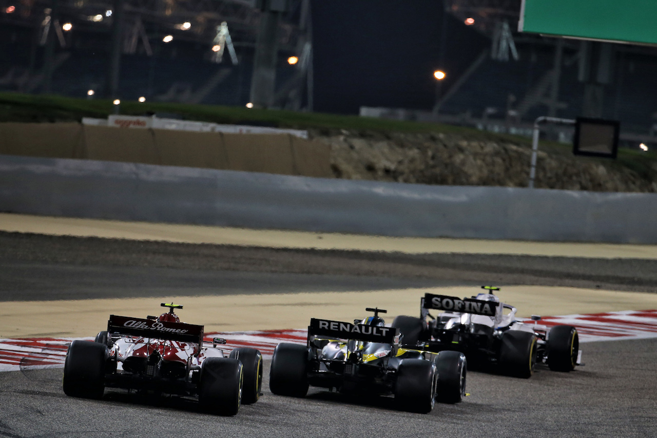 GP BAHRAIN, Antonio Giovinazzi (ITA) Alfa Romeo Racing C39.
29.11.2020. Formula 1 World Championship, Rd 15, Bahrain Grand Prix, Sakhir, Bahrain, Gara Day.
- www.xpbimages.com, EMail: requests@xpbimages.com © Copyright: Batchelor / XPB Images