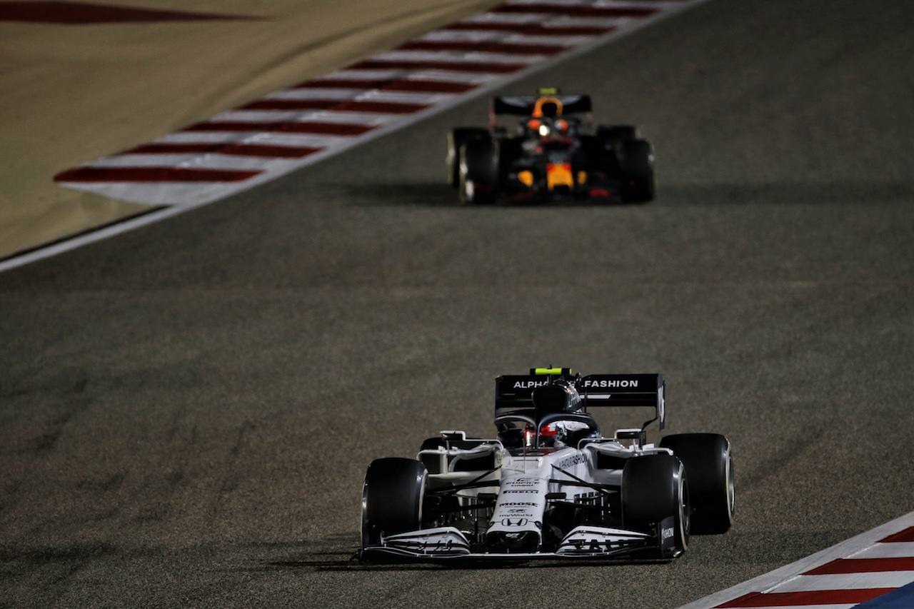 GP BAHRAIN, Pierre Gasly (FRA) AlphaTauri AT01.
29.11.2020. Formula 1 World Championship, Rd 15, Bahrain Grand Prix, Sakhir, Bahrain, Gara Day.
- www.xpbimages.com, EMail: requests@xpbimages.com © Copyright: Batchelor / XPB Images