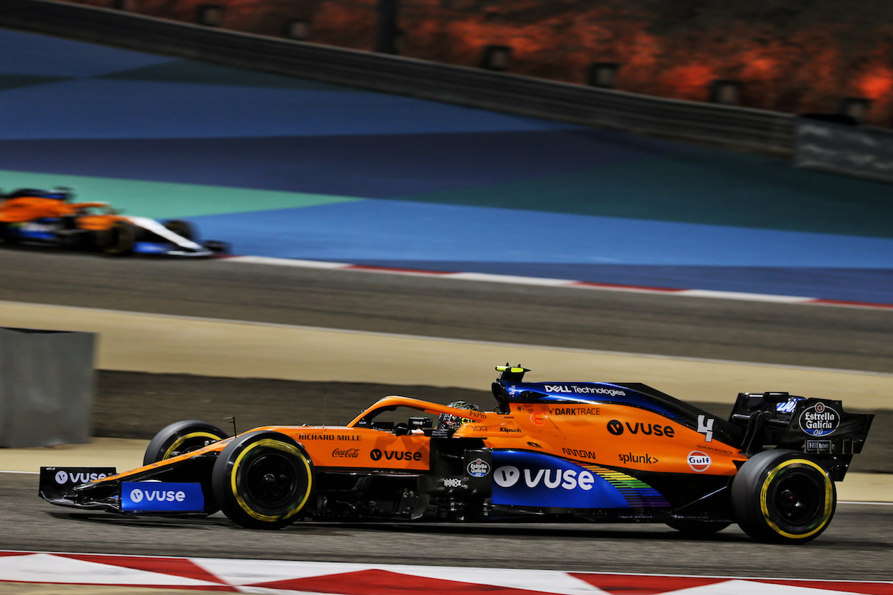 GP BAHRAIN, Lando Norris (GBR) McLaren MCL35.
29.11.2020. Formula 1 World Championship, Rd 15, Bahrain Grand Prix, Sakhir, Bahrain, Gara Day.
- www.xpbimages.com, EMail: requests@xpbimages.com © Copyright: Batchelor / XPB Images