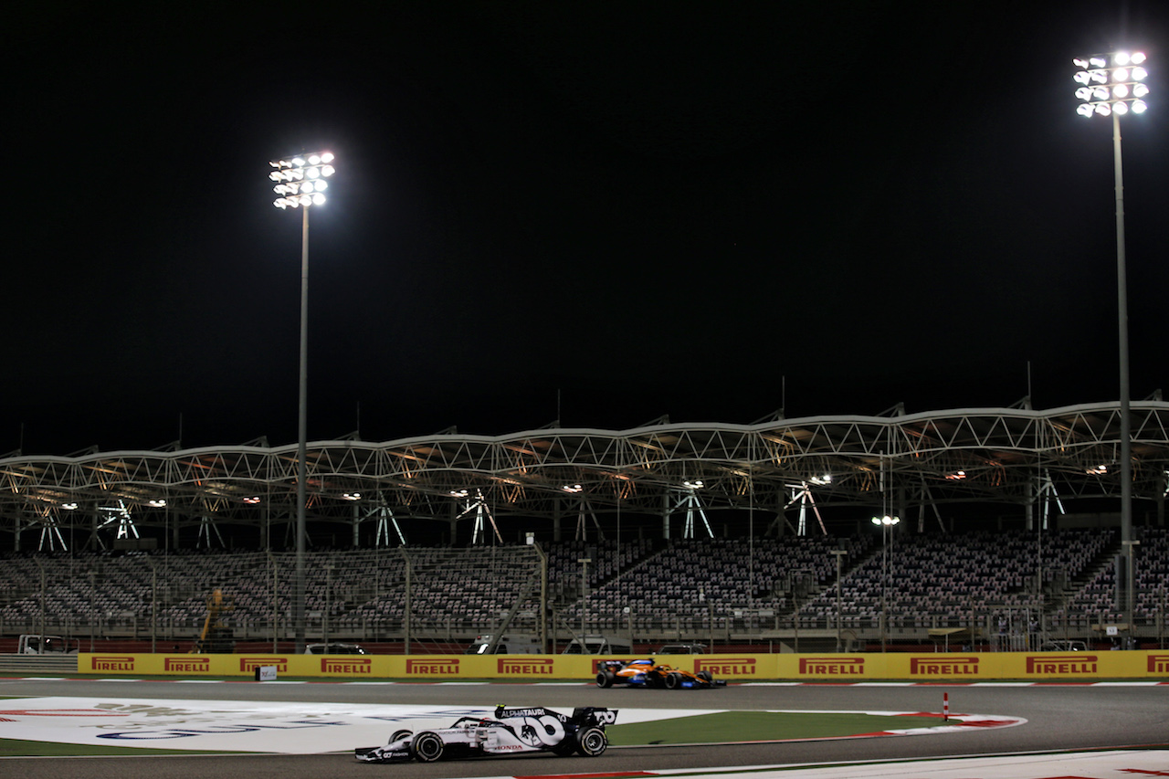 GP BAHRAIN, Pierre Gasly (FRA) AlphaTauri AT01.
29.11.2020. Formula 1 World Championship, Rd 15, Bahrain Grand Prix, Sakhir, Bahrain, Gara Day.
- www.xpbimages.com, EMail: requests@xpbimages.com © Copyright: Batchelor / XPB Images