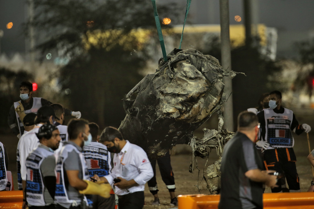 GP BAHRAIN, The remains of the Haas VF-20 of Romain Grosjean (FRA) after he crashed at the partenza of the race e exploded into flames.
29.11.2020. Formula 1 World Championship, Rd 15, Bahrain Grand Prix, Sakhir, Bahrain, Gara Day.
- www.xpbimages.com, EMail: requests@xpbimages.com © Copyright: Batchelor / XPB Images
