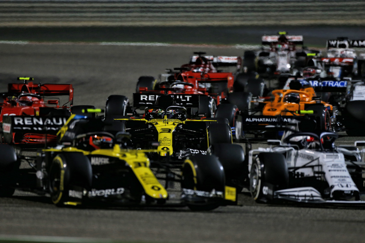 GP BAHRAIN, Daniel Ricciardo (AUS) Renault F1 Team RS20 at the repartenza of the race.
29.11.2020. Formula 1 World Championship, Rd 15, Bahrain Grand Prix, Sakhir, Bahrain, Gara Day.
- www.xpbimages.com, EMail: requests@xpbimages.com © Copyright: Moy / XPB Images