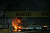 GP BAHRAIN, Marshals put out the fire of after Romain Grosjean (FRA) Haas F1 Team VF-20 crashed at the partenza of the race e exploded into flames.
29.11.2020. Formula 1 World Championship, Rd 15, Bahrain Grand Prix, Sakhir, Bahrain, Gara Day.
- www.xpbimages.com, EMail: requests@xpbimages.com © Copyright: Batchelor / XPB Images