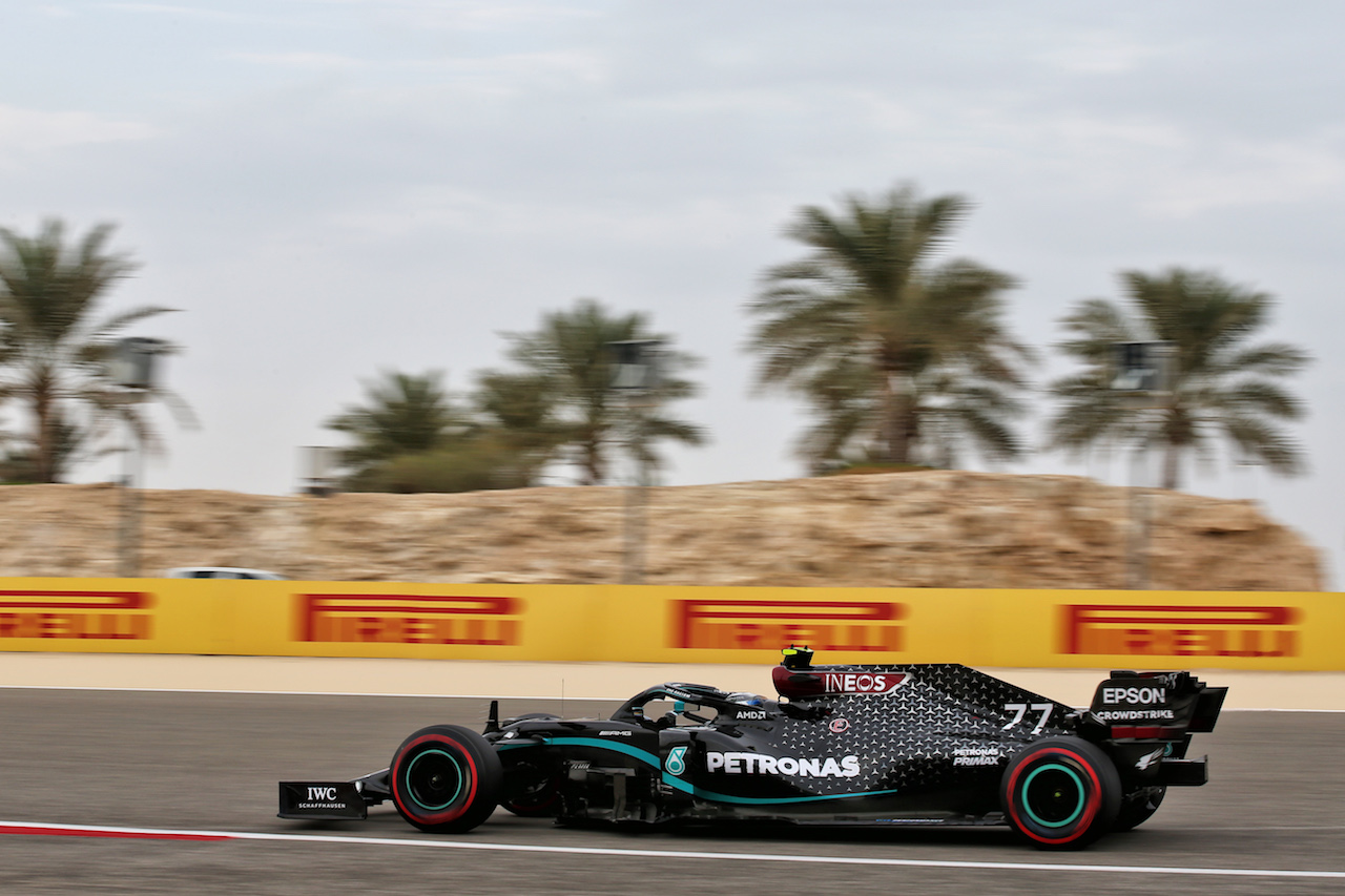 GP BAHRAIN, Valtteri Bottas (FIN) Mercedes AMG F1 W11.
28.11.2020. Formula 1 World Championship, Rd 15, Bahrain Grand Prix, Sakhir, Bahrain, Qualifiche Day.
- www.xpbimages.com, EMail: requests@xpbimages.com © Copyright: Batchelor / XPB Images
