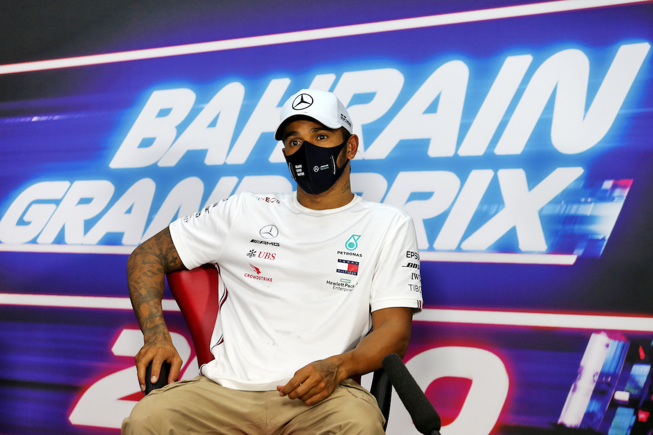 GP BAHRAIN, Lewis Hamilton (GBR) Mercedes AMG F1 in the post qualifying FIA Press Conference.
28.11.2020. Formula 1 World Championship, Rd 15, Bahrain Grand Prix, Sakhir, Bahrain, Qualifiche Day.
- www.xpbimages.com, EMail: requests@xpbimages.com © Copyright: Moy / XPB Images