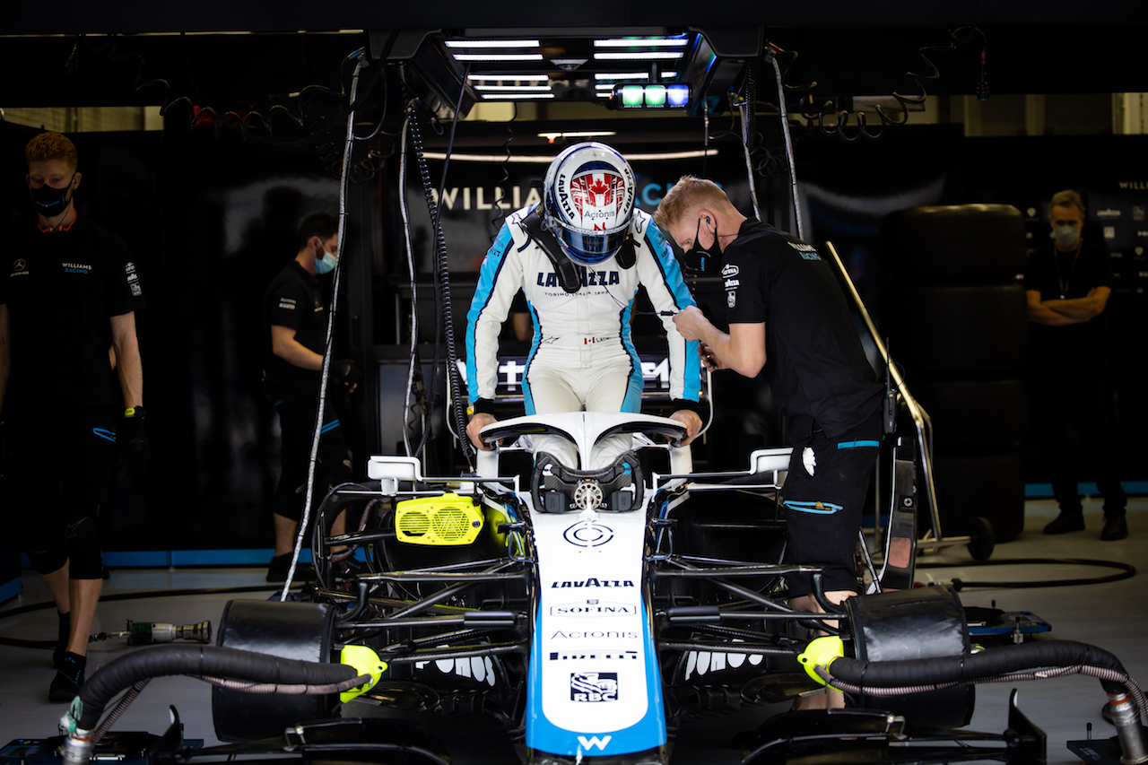 GP BAHRAIN, Nicholas Latifi (CDN) Williams Racing FW43.
28.11.2020. Formula 1 World Championship, Rd 15, Bahrain Grand Prix, Sakhir, Bahrain, Qualifiche Day.
- www.xpbimages.com, EMail: requests@xpbimages.com © Copyright: Bearne / XPB Images