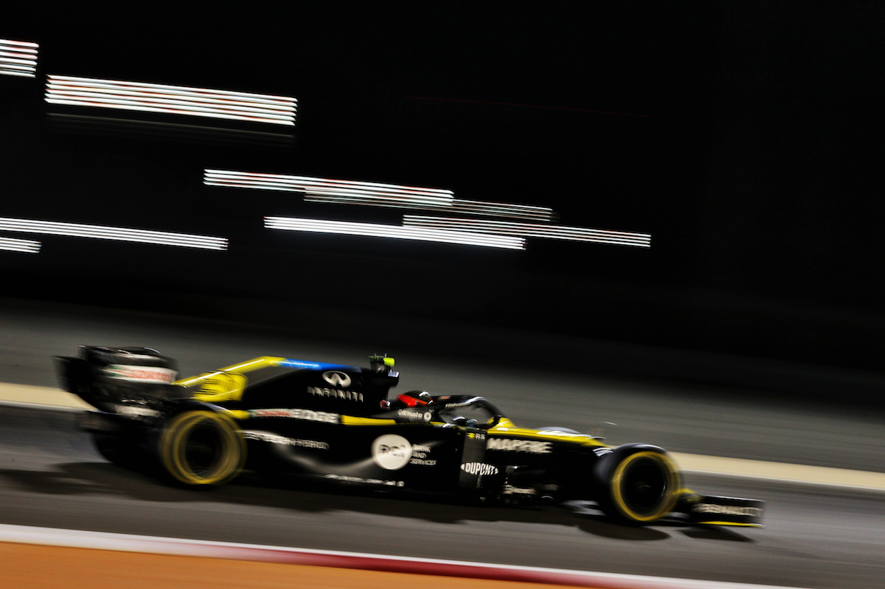 GP BAHRAIN, Esteban Ocon (FRA) Renault F1 Team RS20.
27.11.2020. Formula 1 World Championship, Rd 15, Bahrain Grand Prix, Sakhir, Bahrain, Practice Day
- www.xpbimages.com, EMail: requests@xpbimages.com © Copyright: Moy / XPB Images