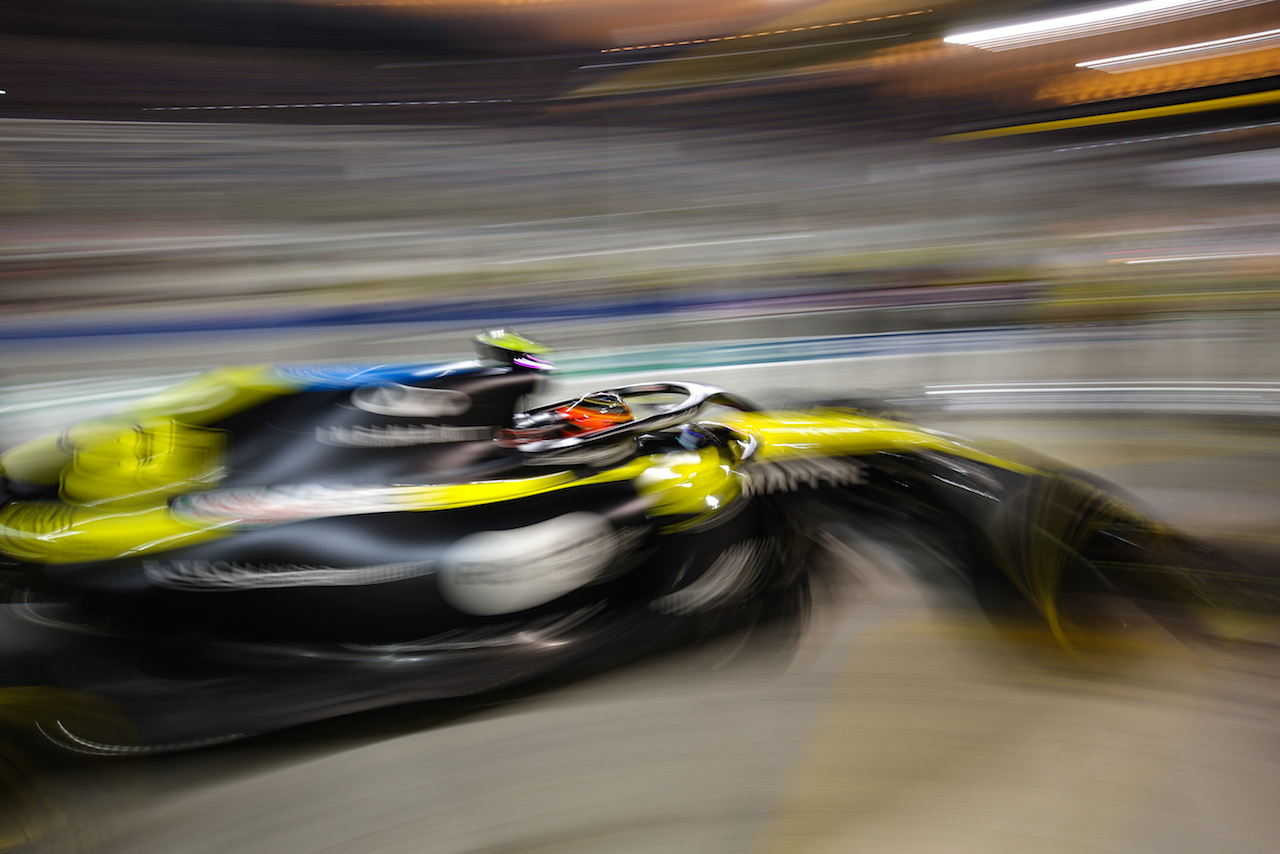 GP BAHRAIN, Esteban Ocon (FRA) Renault F1 Team RS20.
27.11.2020. Formula 1 World Championship, Rd 15, Bahrain Grand Prix, Sakhir, Bahrain, Practice Day
- www.xpbimages.com, EMail: requests@xpbimages.com © Copyright: Charniaux / XPB Images