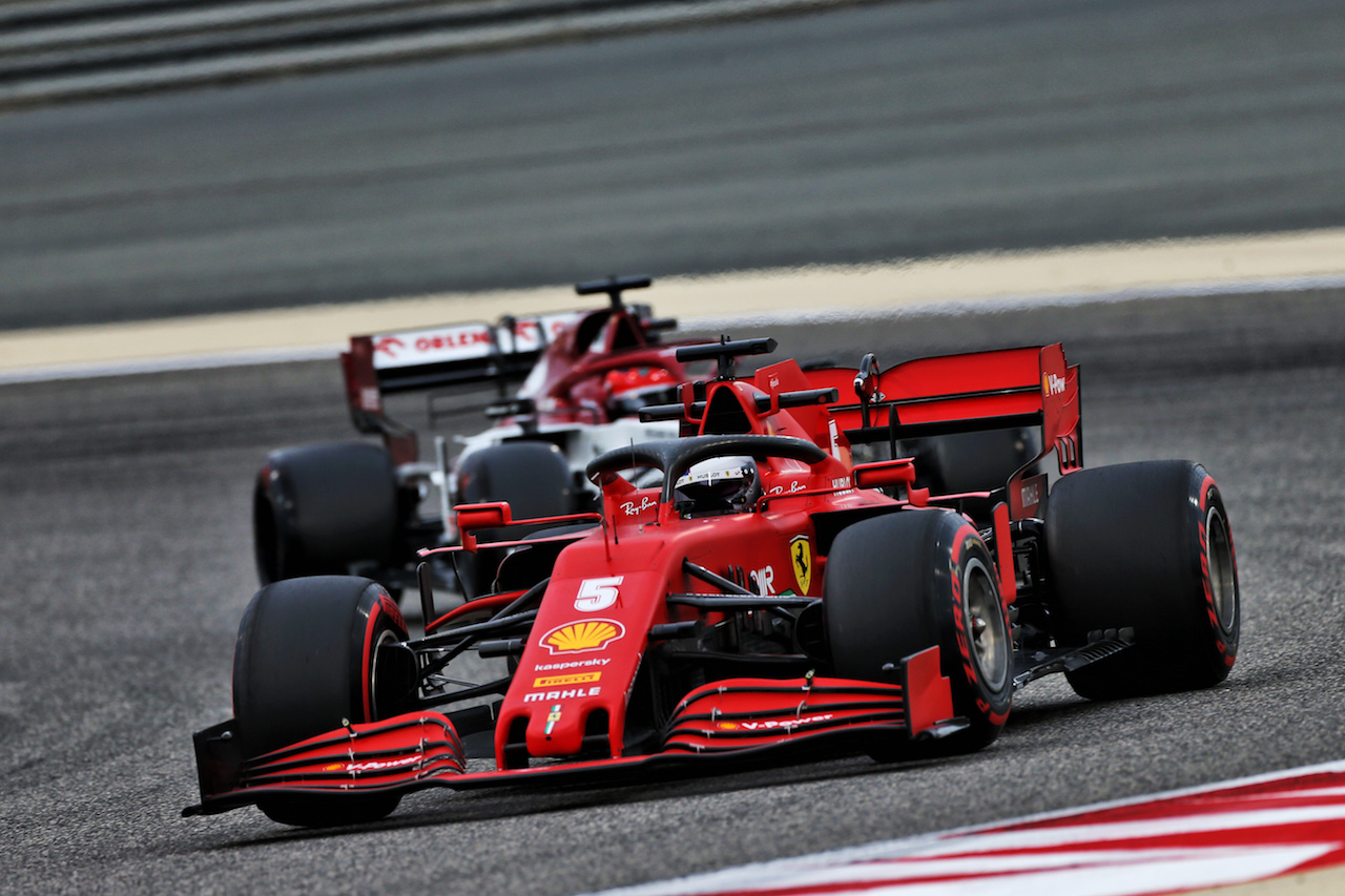 GP BAHRAIN, Sebastian Vettel (GER) Ferrari SF1000.
27.11.2020. Formula 1 World Championship, Rd 15, Bahrain Grand Prix, Sakhir, Bahrain, Practice Day
- www.xpbimages.com, EMail: requests@xpbimages.com © Copyright: Moy / XPB Images