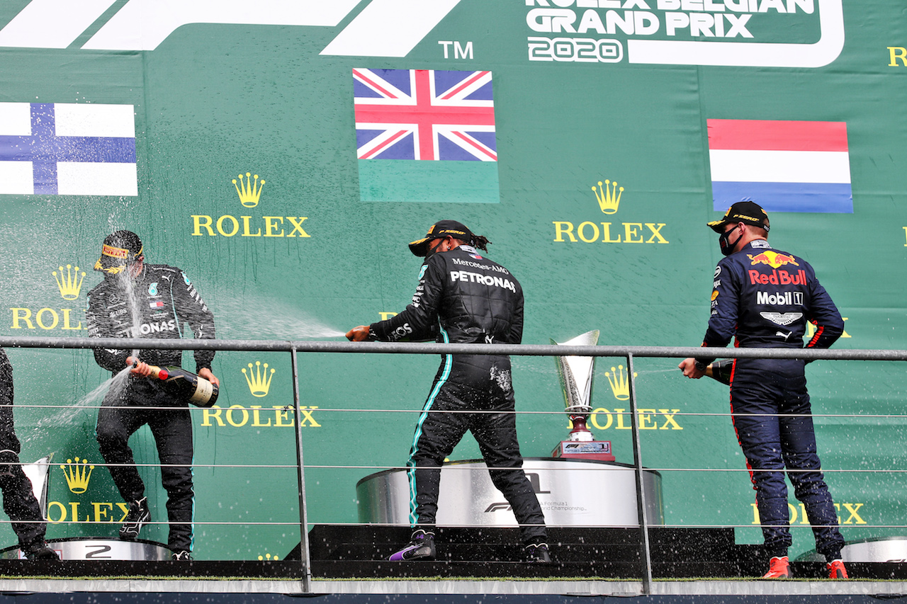 GP BELGIO, The podium (L to R): Valtteri Bottas (FIN) Mercedes AMG F1, second; Lewis Hamilton (GBR) Mercedes AMG F1, vincitore; Max Verstappen (NLD) Red Bull Racing, third.
30.08.2020. Formula 1 World Championship, Rd 7, Belgian Grand Prix, Spa Francorchamps, Belgium, Gara Day.
- www.xpbimages.com, EMail: requests@xpbimages.com © Copyright: Batchelor / XPB Images