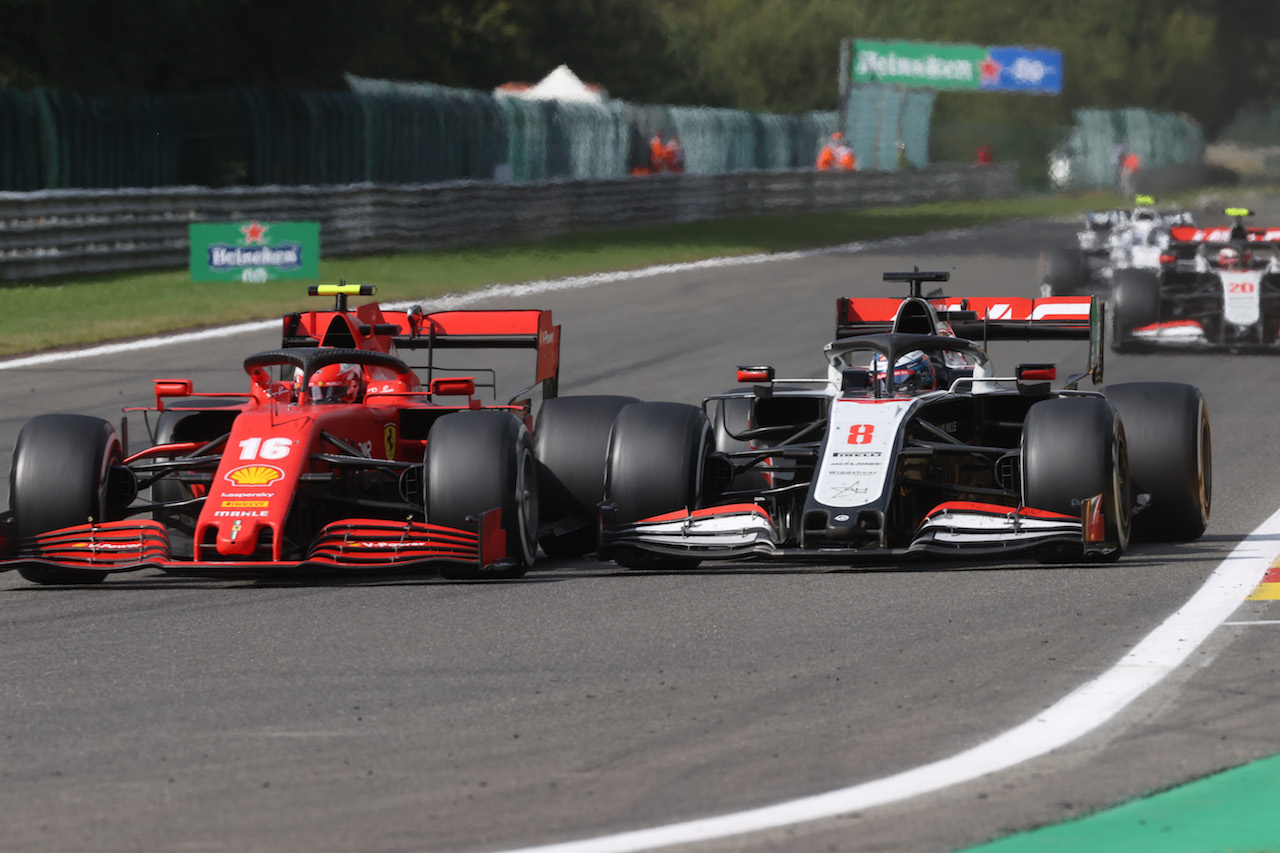 GP BELGIO, Charles Leclerc (MON) Ferrari SF1000 e Romain Grosjean (FRA) Haas F1 Team VF-20 battle for position.
30.08.2020. Formula 1 World Championship, Rd 7, Belgian Grand Prix, Spa Francorchamps, Belgium, Gara Day.
- www.xpbimages.com, EMail: requests@xpbimages.com - copy of publication required for printed pictures. Every used picture is fee-liable. © Copyright: FIA Pool Image for Editorial Use Only