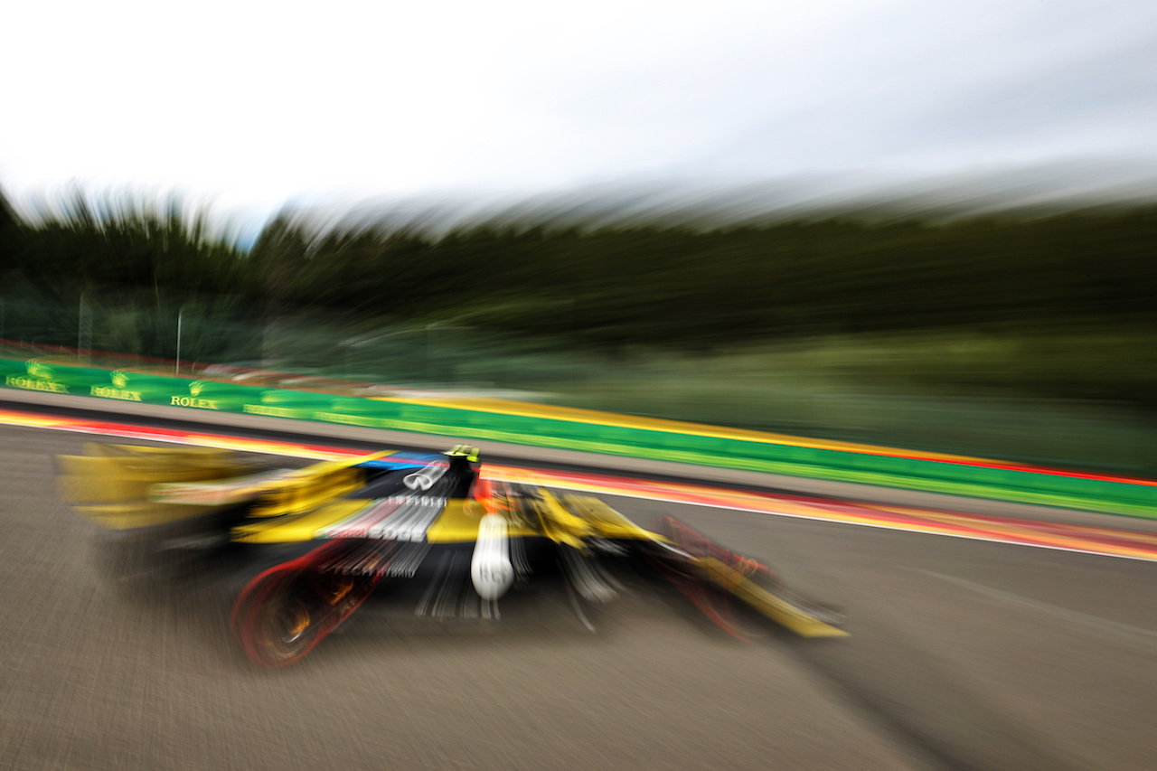 GP BELGIO, Esteban Ocon (FRA) Renault F1 Team RS20.
29.08.2020. Formula 1 World Championship, Rd 7, Belgian Grand Prix, Spa Francorchamps, Belgium, Qualifiche Day.
- www.xpbimages.com, EMail: requests@xpbimages.com - copy of publication required for printed pictures. Every used picture is fee-liable. © Copyright: Charniaux / XPB Images