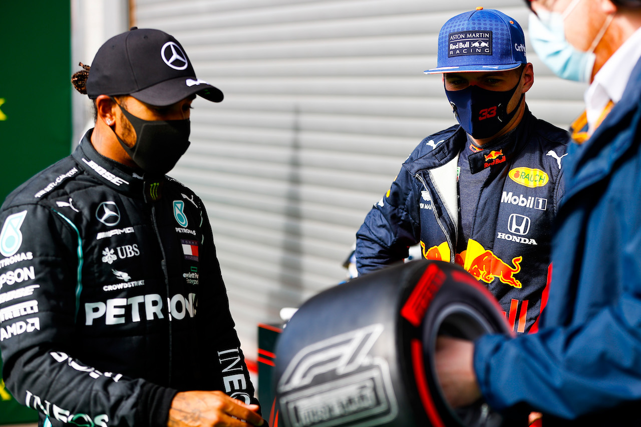 GP BELGIO, Lewis Hamilton (GBR) Mercedes AMG F1 with Max Verstappen (NLD) Red Bull Racing in qualifying parc ferme.
29.08.2020. Formula 1 World Championship, Rd 7, Belgian Grand Prix, Spa Francorchamps, Belgium, Qualifiche Day.
- www.xpbimages.com, EMail: requests@xpbimages.com - copy of publication required for printed pictures. Every used picture is fee-liable. © Copyright: FIA Pool Image for Editorial Use Only