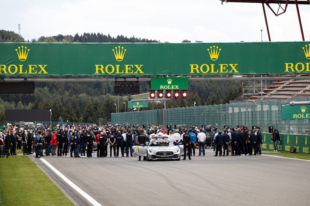 GP BELGIO, A minute's silence for Anthoine Hubert is observed before the F2 race.
29.08.2020. Formula 1 World Championship, Rd 7, Belgian Grand Prix, Spa Francorchamps, Belgium, Qualifiche Day.
- www.xpbimages.com, EMail: requests@xpbimages.com © Copyright: Bearne / XPB Images