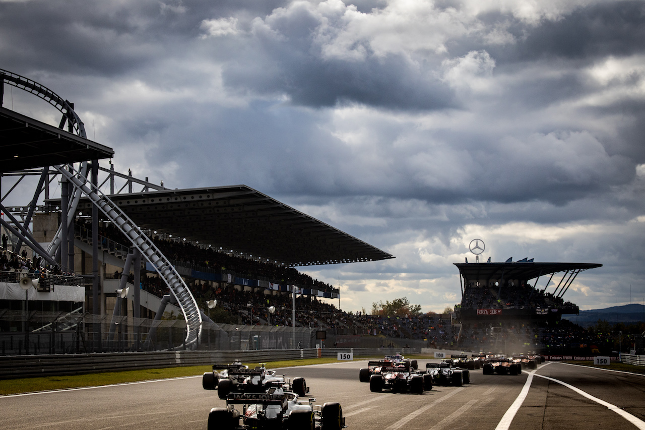 GP EIFEL, Romain Grosjean (FRA) Haas F1 Team VF-20 at the partenza of the race.
11.10.2020. Formula 1 World Championship, Rd 11, Eifel Grand Prix, Nurbugring, Germany, Gara Day.
- www.xpbimages.com, EMail: requests@xpbimages.com © Copyright: Bearne / XPB Images