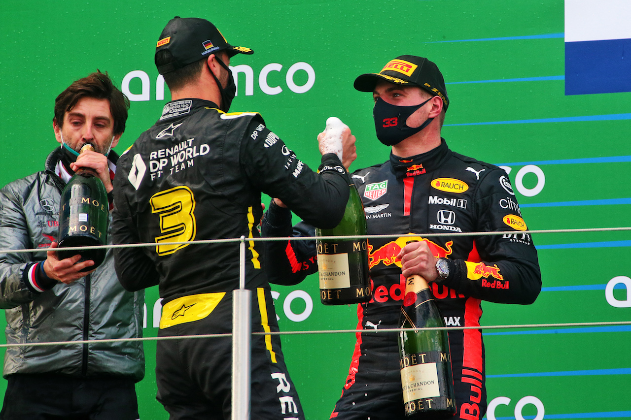GP EIFEL, (L to R): Daniel Ricciardo (AUS) Renault F1 Team celebrates his third position on the podium with second placed Max Verstappen (NLD) Red Bull Racing.
11.10.2020. Formula 1 World Championship, Rd 11, Eifel Grand Prix, Nurbugring, Germany, Gara Day.
- www.xpbimages.com, EMail: requests@xpbimages.com © Copyright: XPB Images