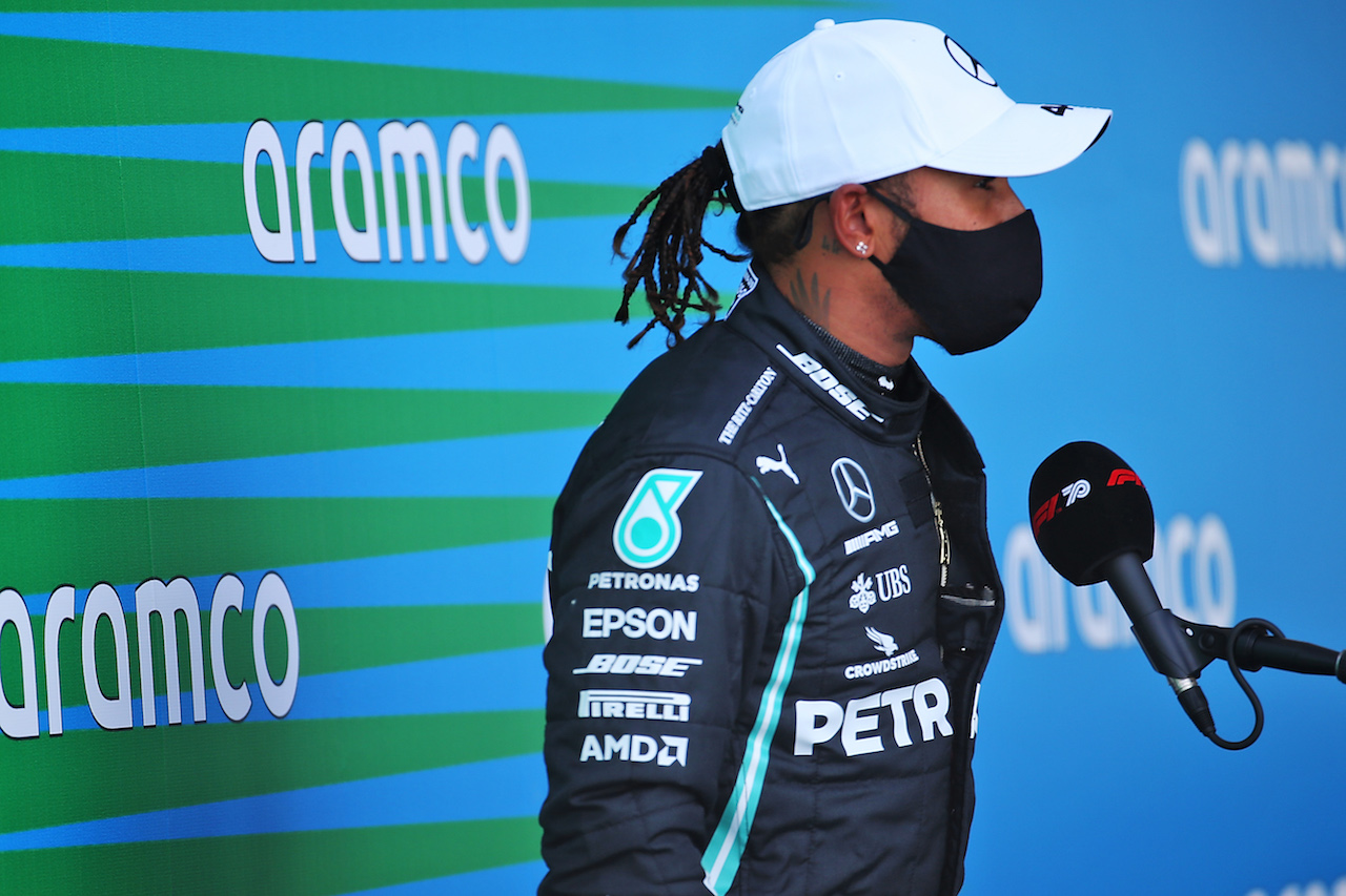 GP EIFEL, Lewis Hamilton (GBR) Mercedes AMG F1 in qualifying parc ferme.
10.10.2020. Formula 1 World Championship, Rd 11, Eifel Grand Prix, Nurbugring, Germany, Qualifiche Day.
- www.xpbimages.com, EMail: requests@xpbimages.com © Copyright: Batchelor / XPB Images