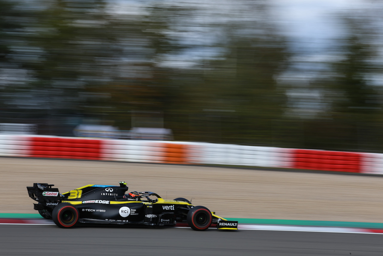 GP EIFEL, Esteban Ocon (FRA), Renault F1 Team 
10.10.2020. Formula 1 World Championship, Rd 11, Eifel Grand Prix, Nurbugring, Germany, Qualifiche Day.
- www.xpbimages.com, EMail: requests@xpbimages.com ¬© Copyright: Charniaux / XPB Images