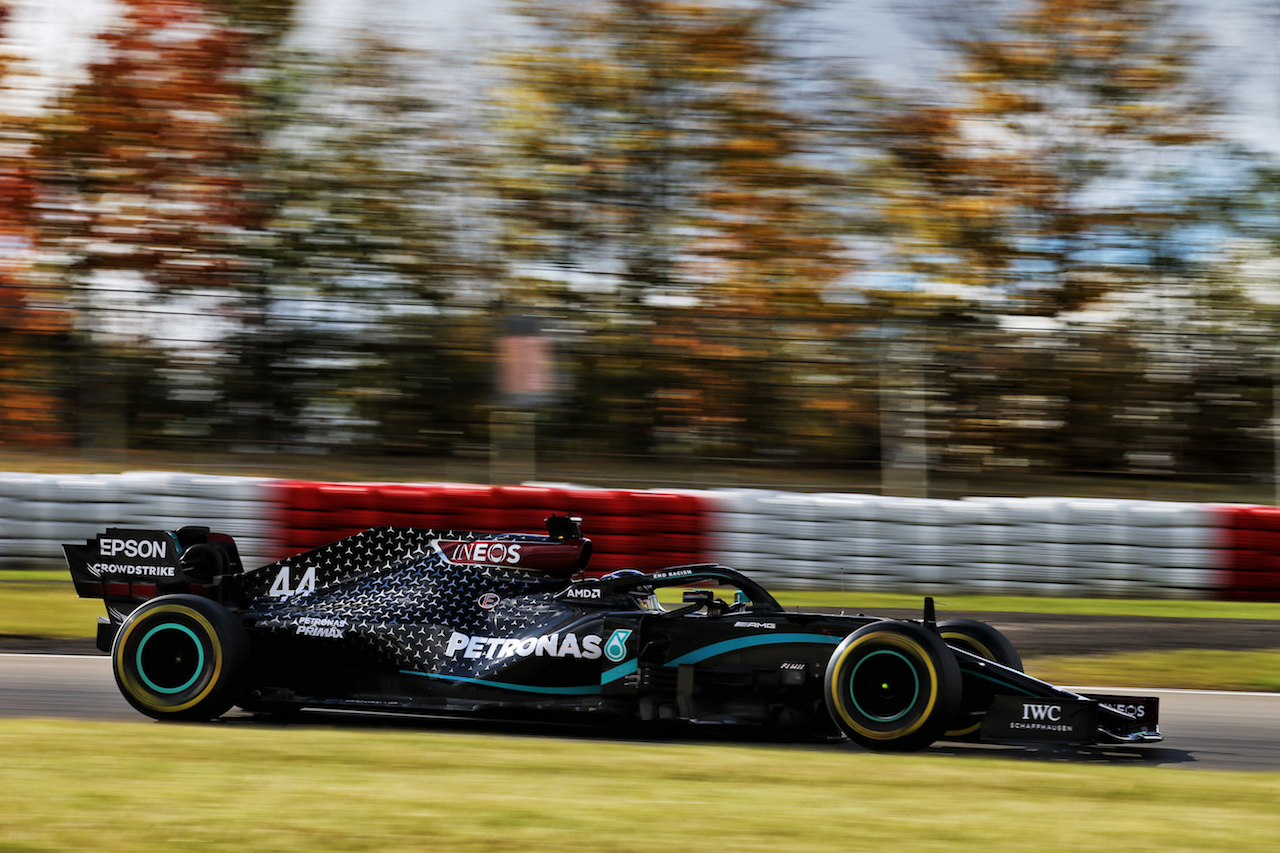 GP EIFEL, Lewis Hamilton (GBR) Mercedes AMG F1 W11.
10.10.2020. Formula 1 World Championship, Rd 11, Eifel Grand Prix, Nurbugring, Germany, Qualifiche Day.
- www.xpbimages.com, EMail: requests@xpbimages.com © Copyright: Batchelor / XPB Images
